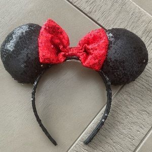 Disney Parks Classic Minnie Mouse Ear Headband Black Red Sequined